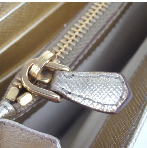 Authentic PRADA Wallet Leather - Picture 14 of 16